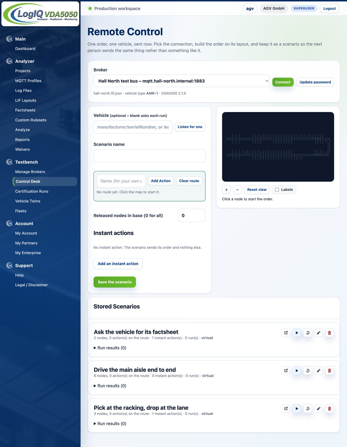 Der Control Desk mit gewählter Verbindung: der Broker und sein Layout, der Auftragseditor mit der Karte daneben, die Instant Actions und die Szenarien, die zu dieser Verbindung schon hinterlegt sind.